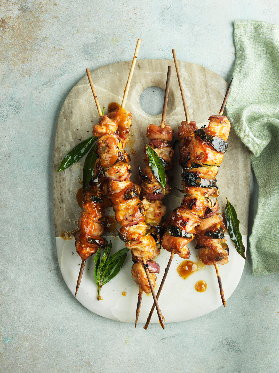 SCHARFES HÄHNCHEN-KEBAB SCHARFES HÄHNCHEN-KEBAB