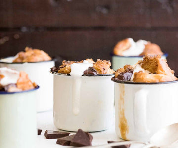 CROISSANT-BUTTERPUDDING MIT FRISCHER SAHNE