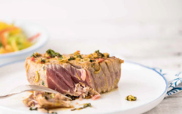 GEBRATENER THUNFISCH MIT ZITRUS-SALAT