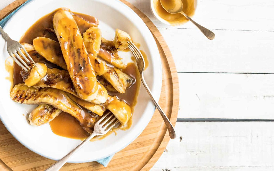 GEGRILLTE BANANEN MIT GESALZENER TOFFEE-SAUCE