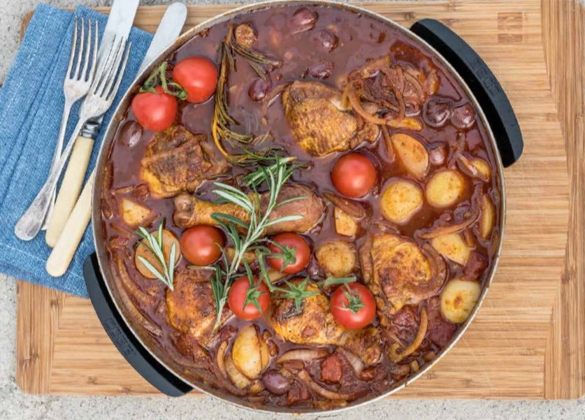 HÜHNERAUFLAUF IN ROTWEIN